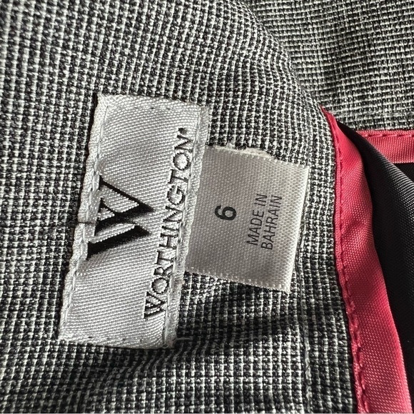 Worthington Gray Pencil Skirt size 6 rear zipper with hook/eye. - Picture 2 of 9